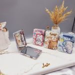 آینه آرایشی مدل مستطیل طرح فانتزی عروسک نگین دار