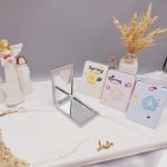 آینه آرایشی مدل مستطیل طرح گل گلدوزی شده