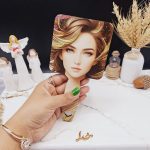 آینه چوبی دسته دار مکعب مدل دخترانه طرح اول