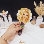 آینه چوبی دسته دار گل مدل دخترانه  طرح دوم