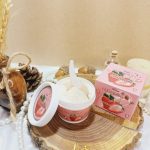 اسکراب شنی صورت و بدن رایحه توت فرنگی هدی بیوتی HUDABEAUTY کد 826020