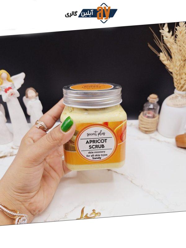اسکراب لایه بردار تیرگی رایحه زردآلو APRICOT SCRUB برند secret plus حجم 500ml