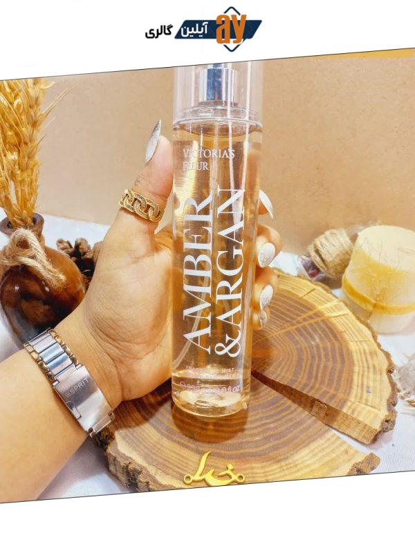 بادی اسپلش مدل AMBER ARGAN حجم 236 میل ویکتوریا فلور اورجینال