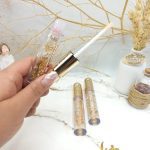 برق لب شاین دار و ضدآب هوکسیا بیوتی ‏HUXABAUTY‏ کد 5648