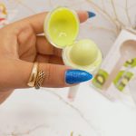 برق لب و بالم لب آبنباتی کیوی هدا بیوتی استوری HUDA BEAUTY STORY