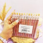رژ مدادی تراش دار درب زرد پرطرفدار هدی بیوتی HUDABEAUTY
