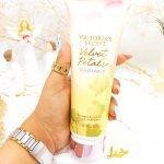 لوسیون معروف مرطوب کننده بدن 236 میل Velvet Petals برند ویکتوریا سکرت کد 8406