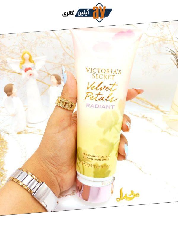 لوسیون معروف مرطوب کننده بدن 236 میل Velvet Petals برند ویکتوریا سکرت کد 8406