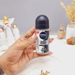 مام رول ضد تعریق مردانه نیوآ مدل Black & White Invisible Original حجم 50 میل کد 6162