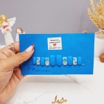 ناخن مصنوعی با مواد کاشت درجه 1 رنگ آبی و سفید طرح توت فرنگی