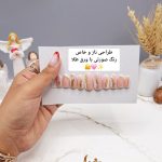 ناخن مصنوعی با مواد کاشت درجه ۱ رنگ هلویی و سفید با روکش ورق طلا (به همراه پک اختصاصی)