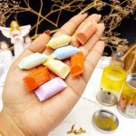 پک رژ ۸ عددی طرح شکلات بدنه استوانه ای برند Modasecret کد YL_608