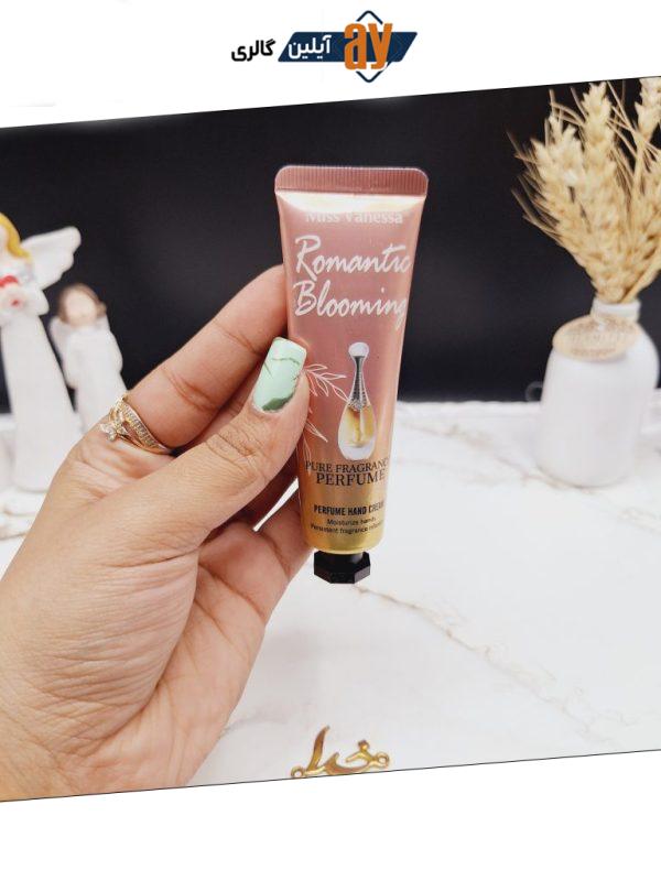 کرم دست 30 گرم ادکلنی PURE FRAGRANCE برند Miss Vanessa  کد G3085
