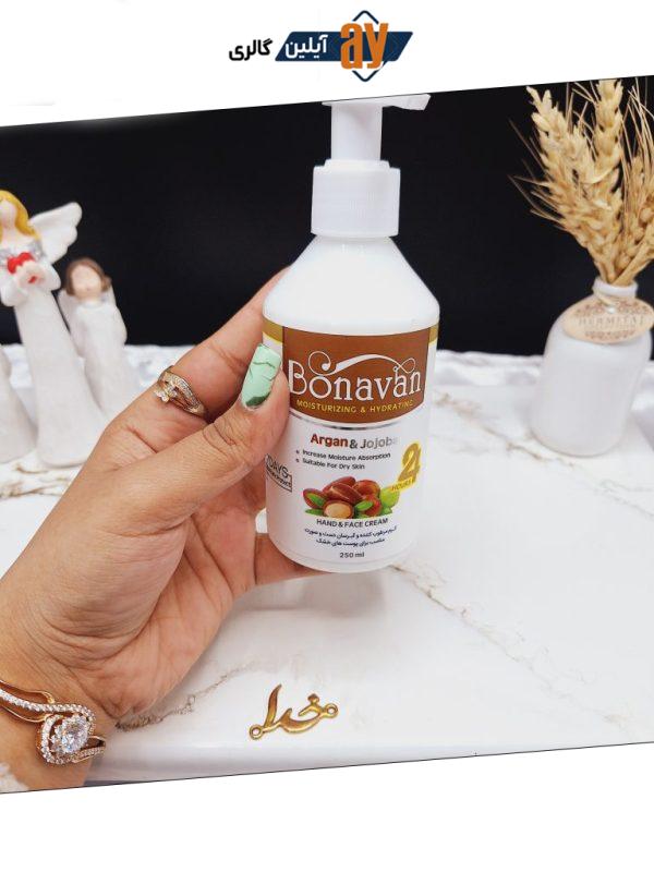 کرم مرطوب کننده پمپی دست و صورت رایحه آرگان جوجوبا برند بناوان BONAVAN