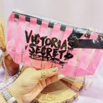 کیف لوازم آرایشی ویکتوریا سکرت سایز کوچیک کالباسی VICTORIA SECRET