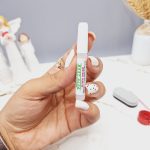 ناخن مصنوعی وارداتی با ساخت یک لایه ژل طرح فرنچ خط و پاپیون رنگ بنفش (به همراه پک اختصاصی)