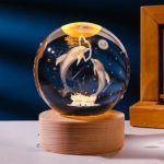 گوی کریستالی چراغدار با پایه چوبی (مناسب چراغ خواب) ارسال طرح رندم
