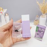 ضد آفتاب بی رنگ استیکی SPF 50 مناسب در برابر آفتاب با رایحه اسطوخودوس کد AB010