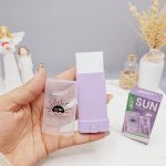 ضد آفتاب بی رنگ استیکی SPF 50 مناسب در برابر آفتاب با رایحه اسطوخودوس کد AB010