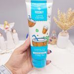 لوسیون عطری فوق العاده خوشبو و آبرسان برند PINK IN SWEET حجم 236 گرم مدل COCONUT LATTE COFFEE کد 5364