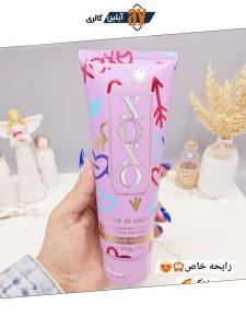 لوسیون عطری قلبی فوق العاده خوشبو و آبرسان برند PINK IN SWEET حجم 236 گرم مدل XOXO کد 7498