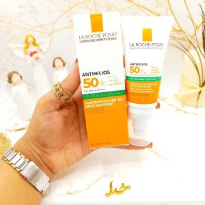 کرم ضدآفتاب بی رنگ مخصوص پوست چرب و مختلط و مستعد جوش لاروش پوزای SPF50  کد 6430
