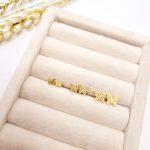گوشواره میخی طرح پروانه طلایی استیل