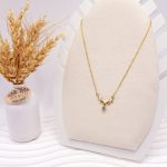 گردنبند طرح شاخ گوزن نگین دار طلایی