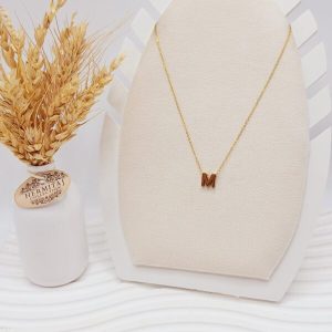 گردنبند حروف M رنگ طلایی